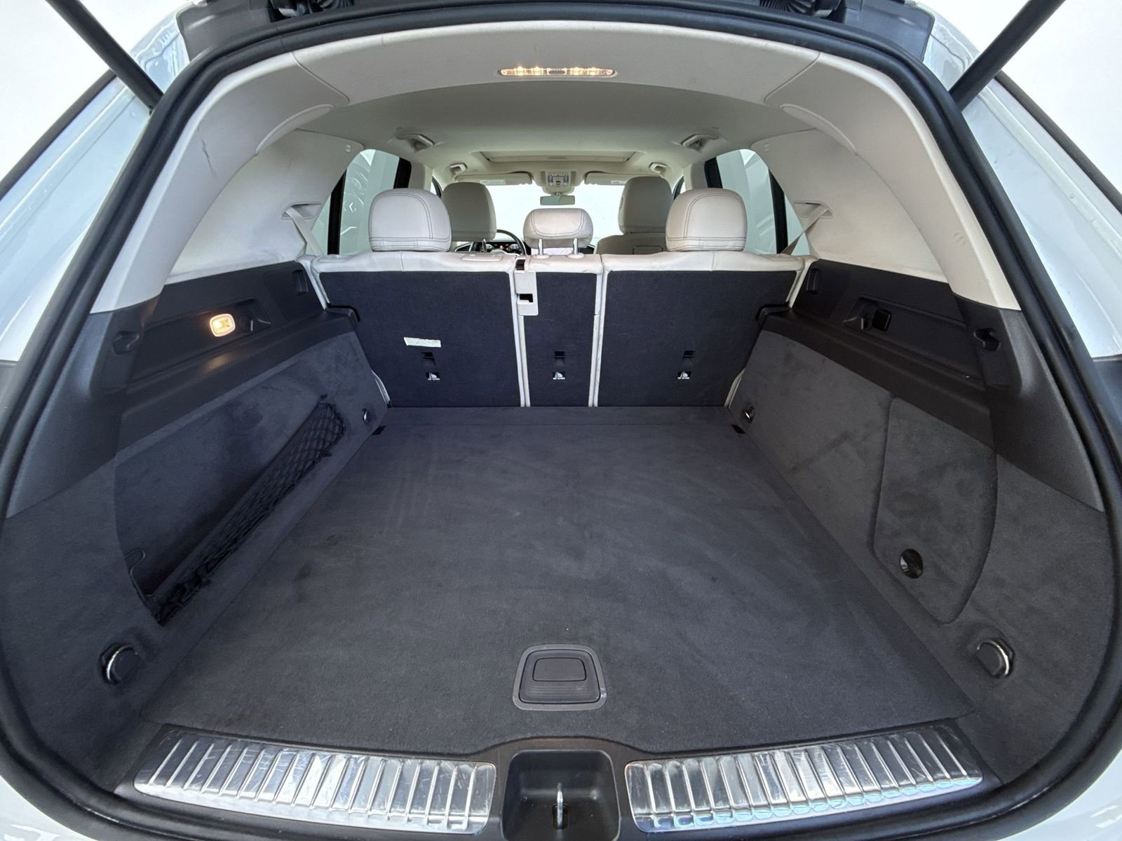 Used 2020 Mercedes-Benz GLE 350 4MATIC w/ Premium Package image 35