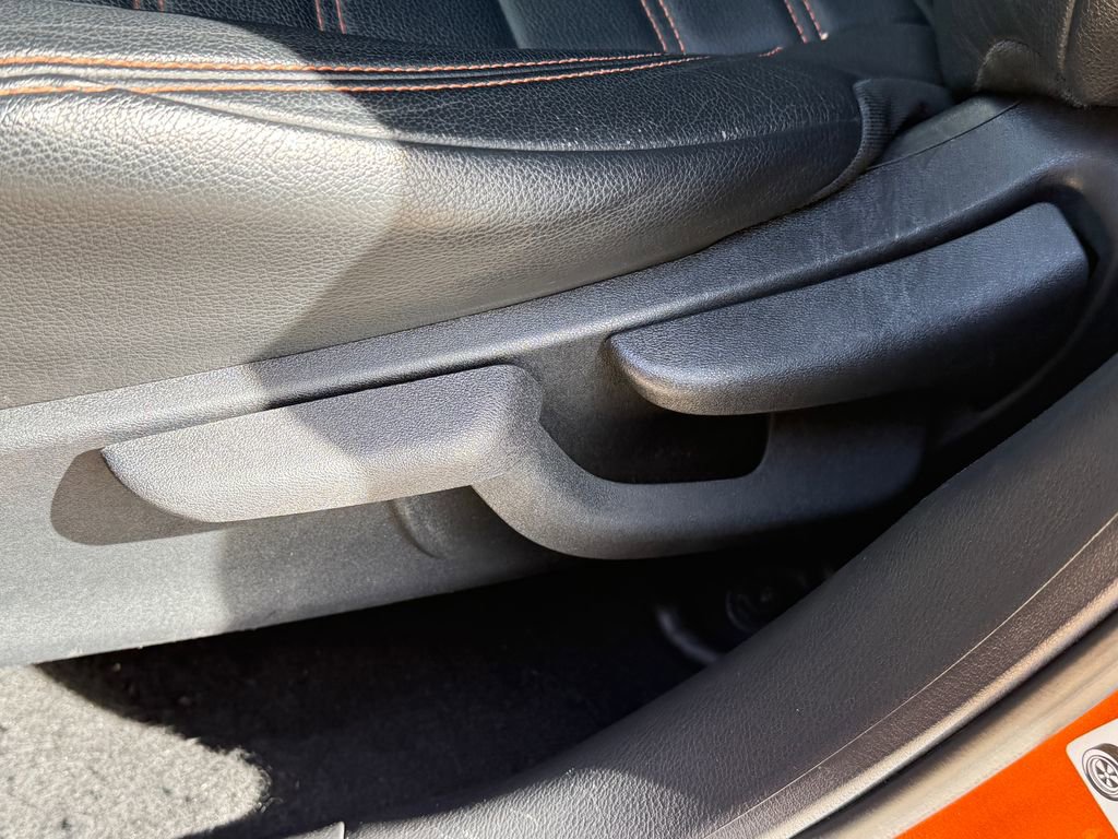 Used 2019 Nissan Kicks SR w/ SR Premium Package image 21