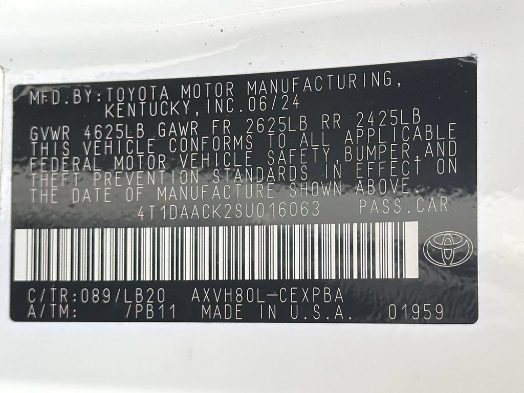 Used 2025 Toyota Camry XSE FWD image 35