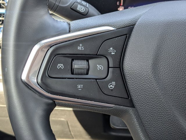 Used 2025 Chevrolet Trax LT w/ LT Convenience Package image 19