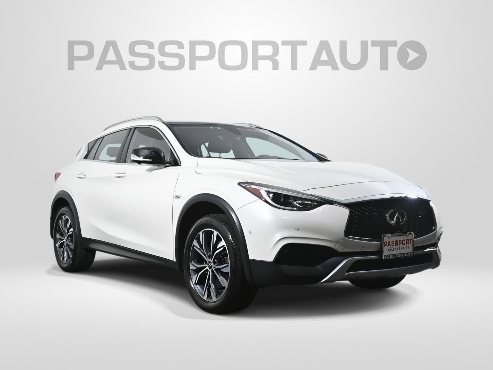 Used 2019 INFINITI QX30 Premium w/ Navigation Package image 3