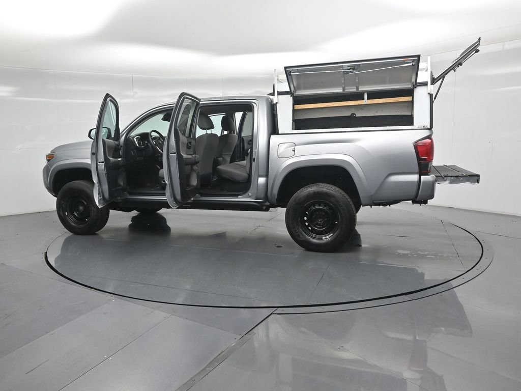 Used 2020 Toyota Tacoma SR5 AWD/4WD image 33