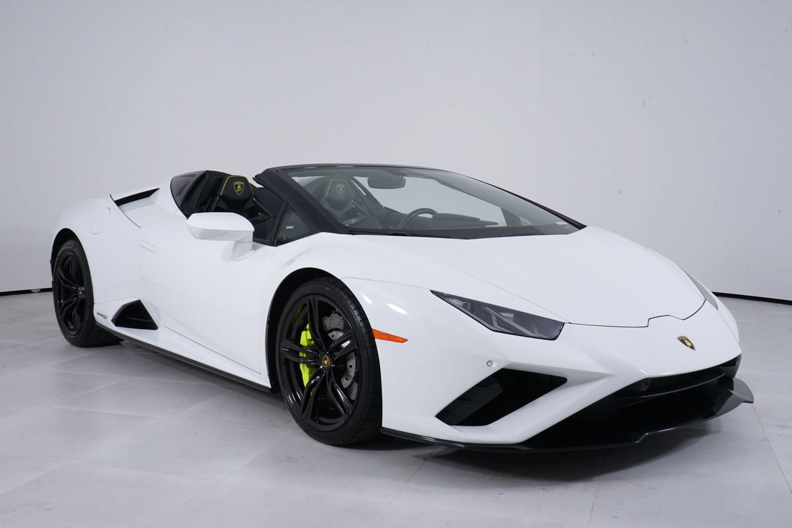 Used 2020 Lamborghini Huracan EVO RWD image 9