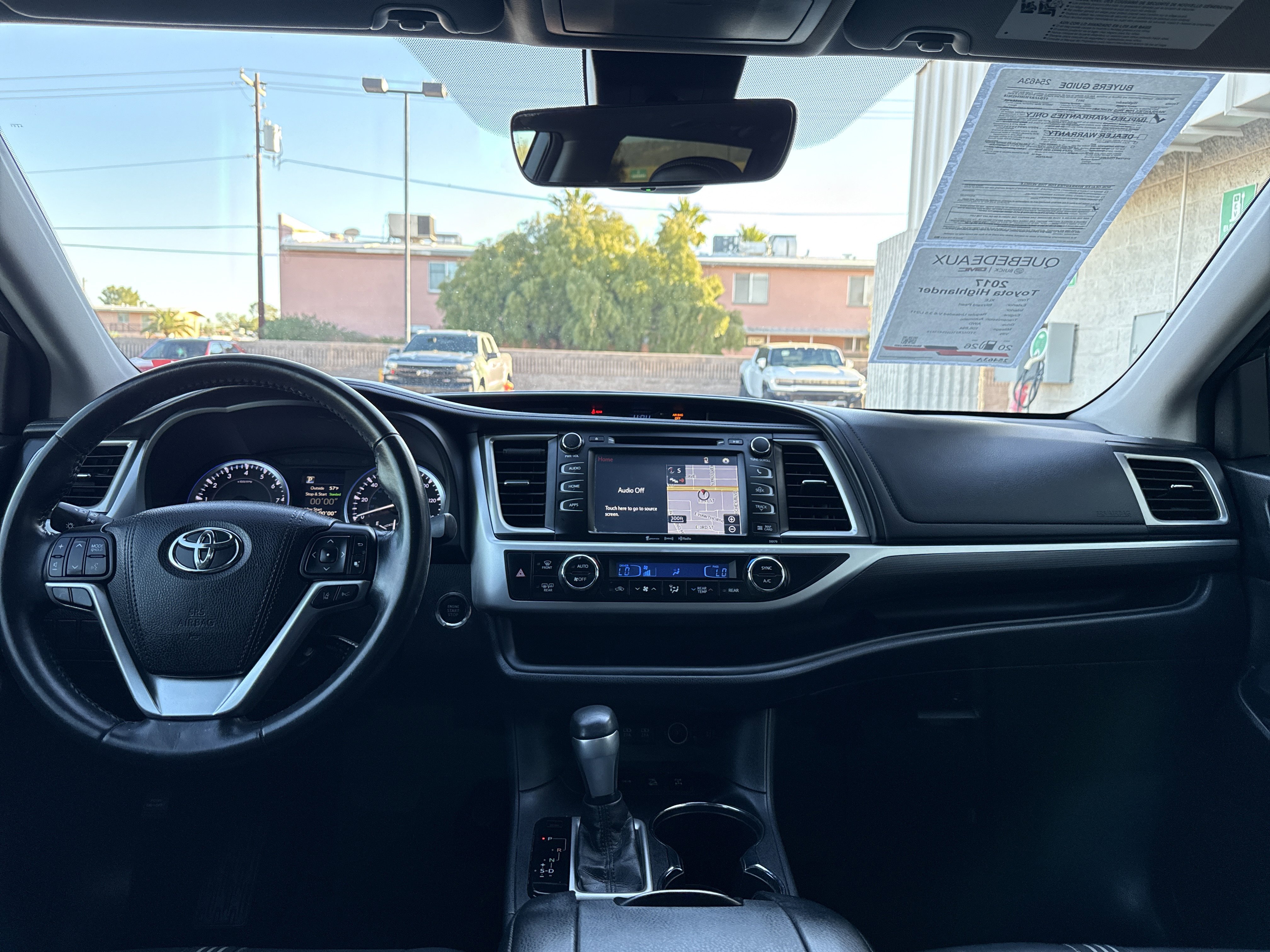 Used 2017 Toyota Highlander SE image 25