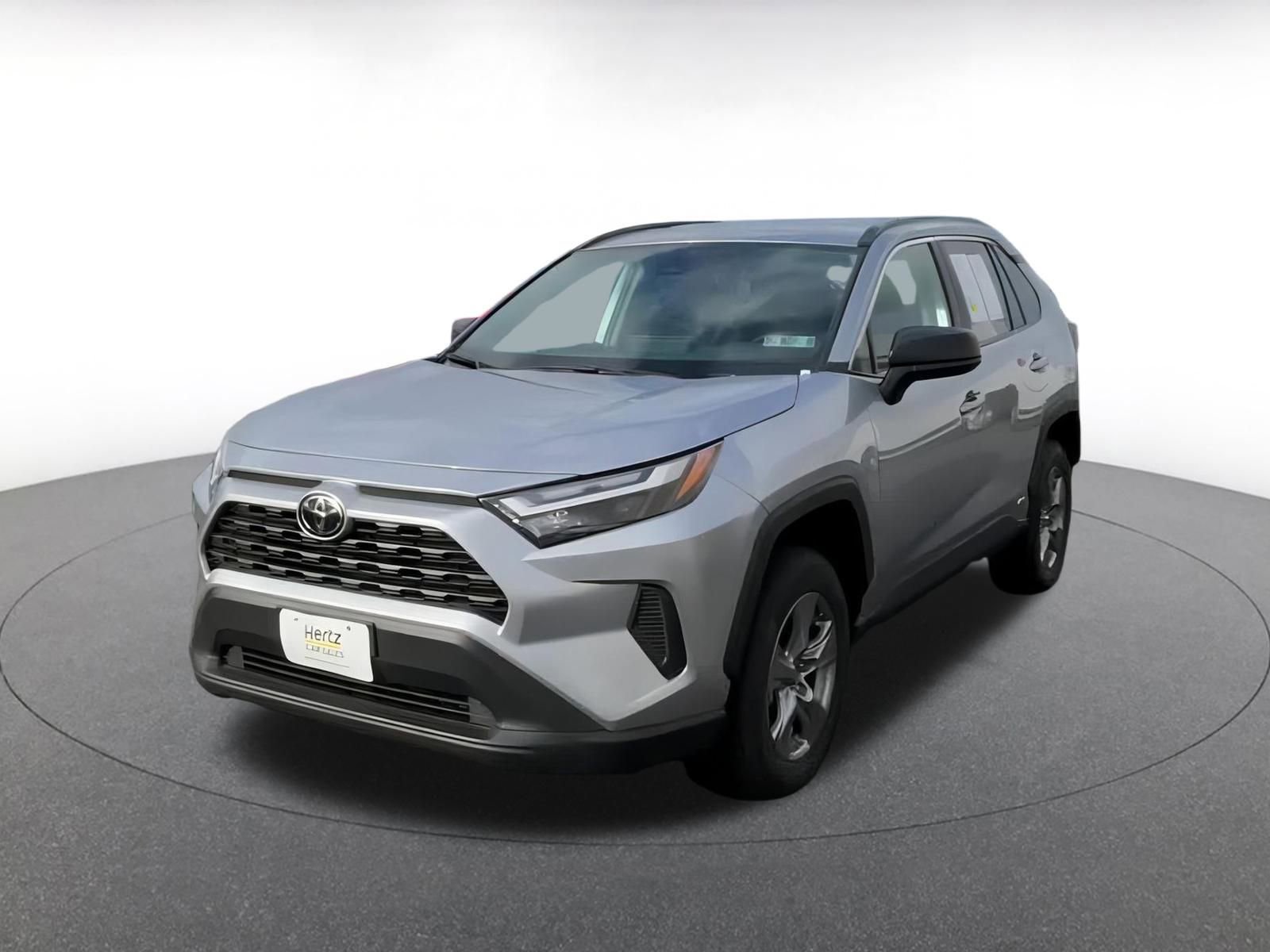 Used 2025 Toyota RAV4 LE image 6
