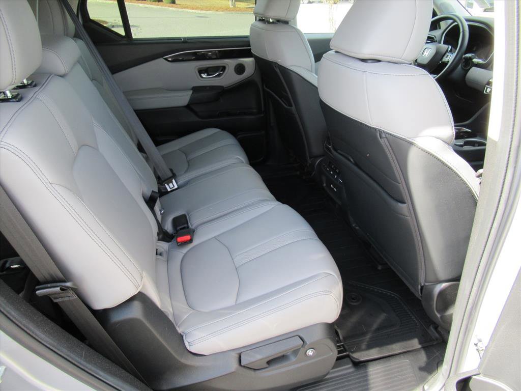 Used 2023 Honda Pilot Touring image 33