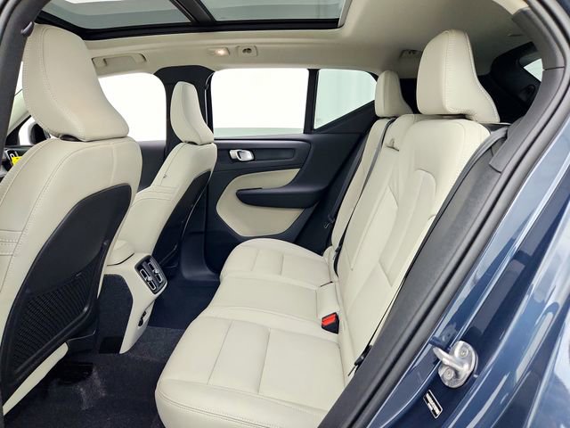 New 2026 Volvo XC40 B4 Plus w/ Climate Package image 24