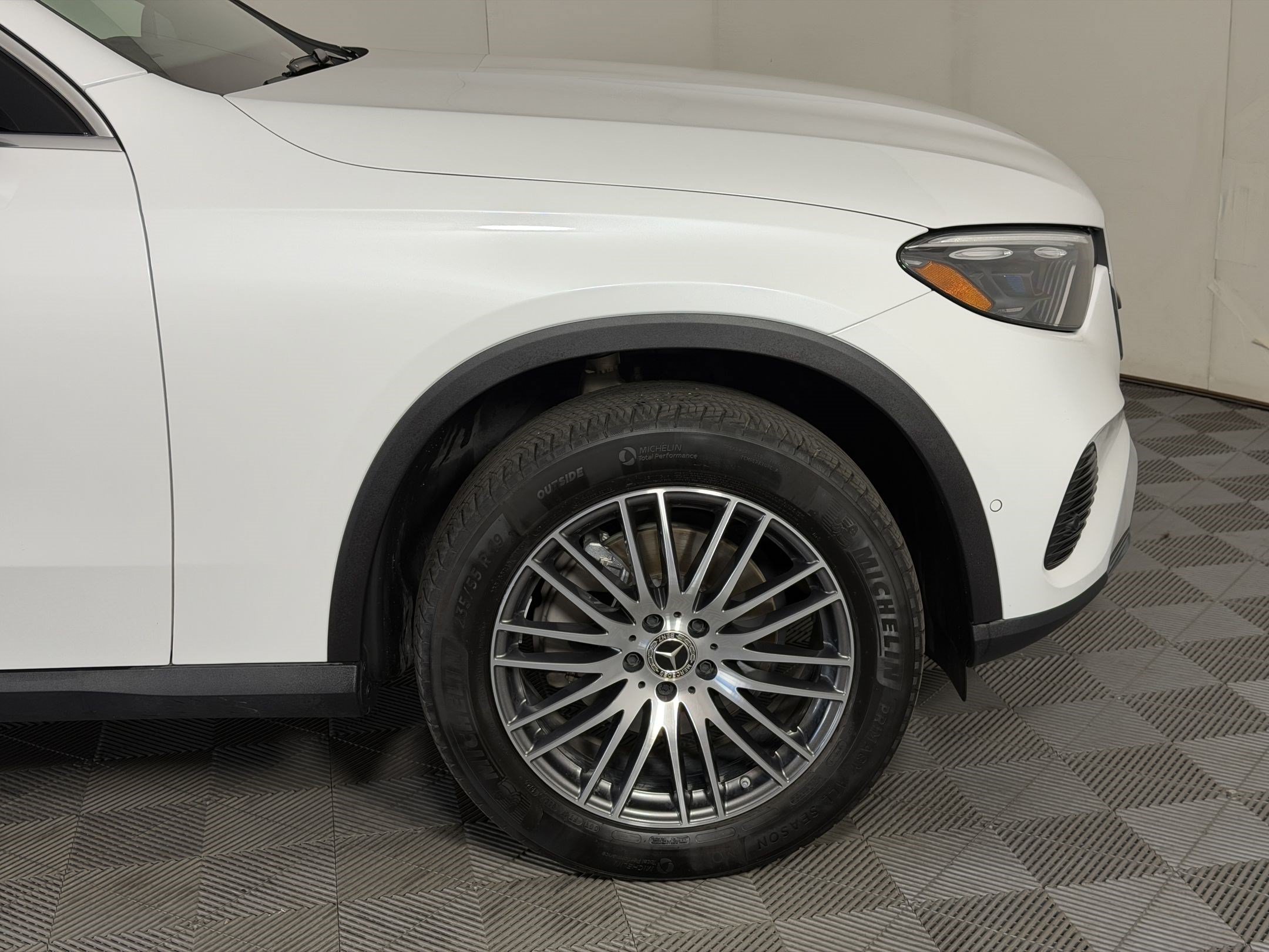 Used 2024 Mercedes-Benz GLC 300 4MATIC image 13