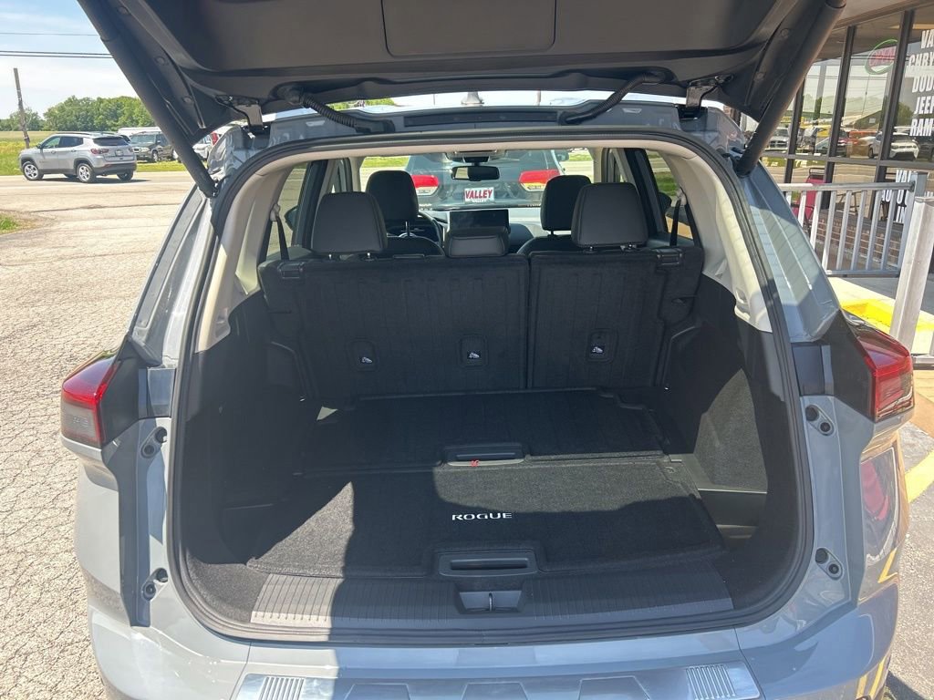 Used 2024 Nissan Rogue SL AWD/4WD image 7