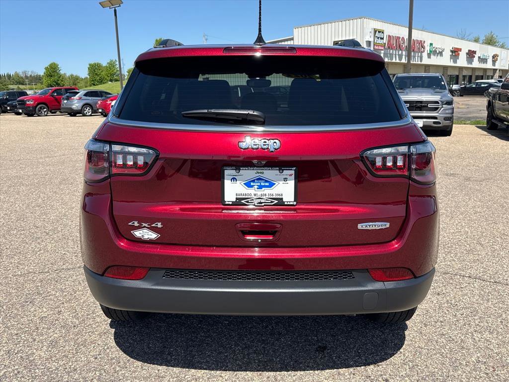 Used 2022 Jeep Compass Latitude AWD/4WD image 4