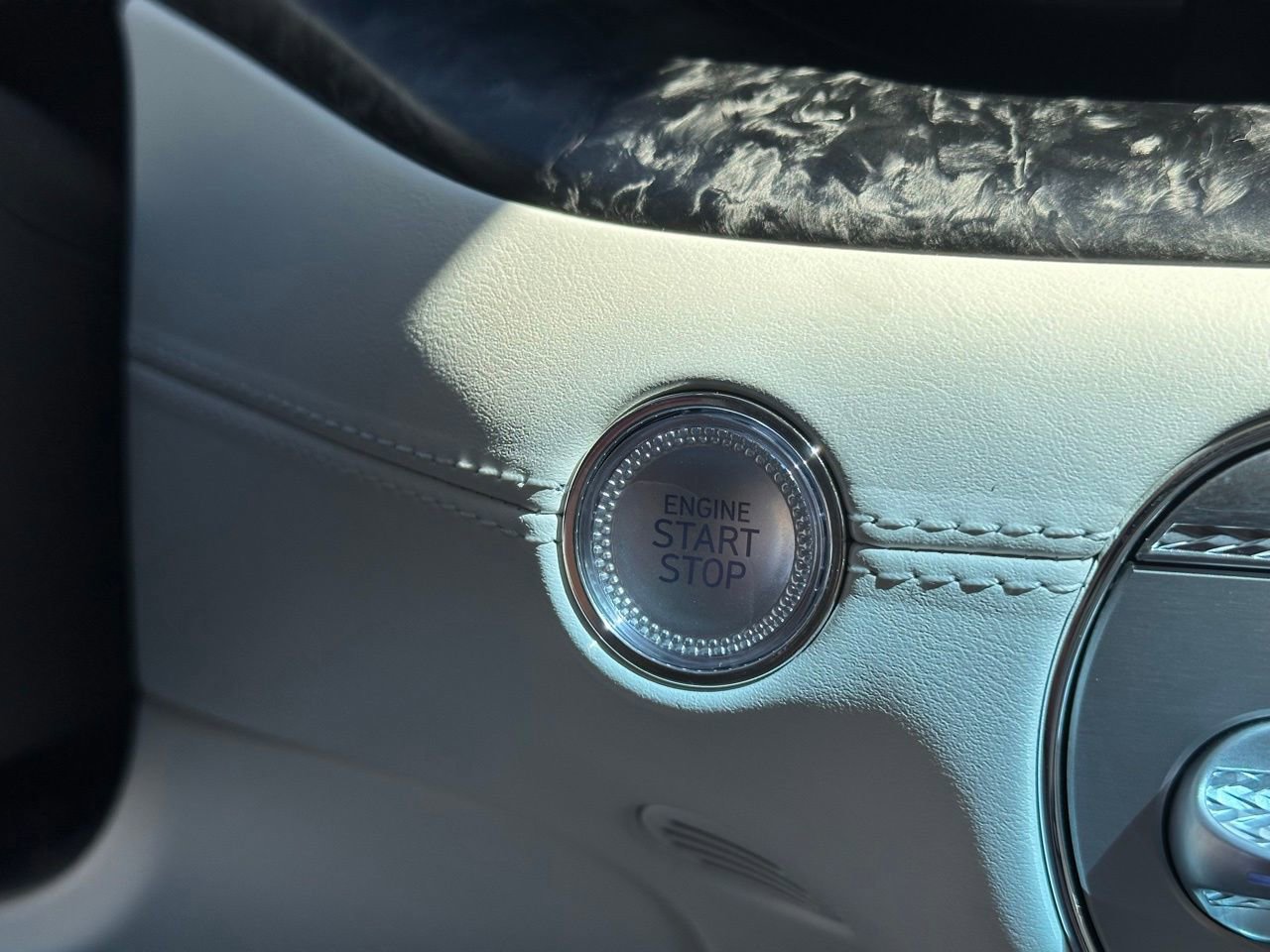 Used 2025 Genesis G90 3.5T image 35