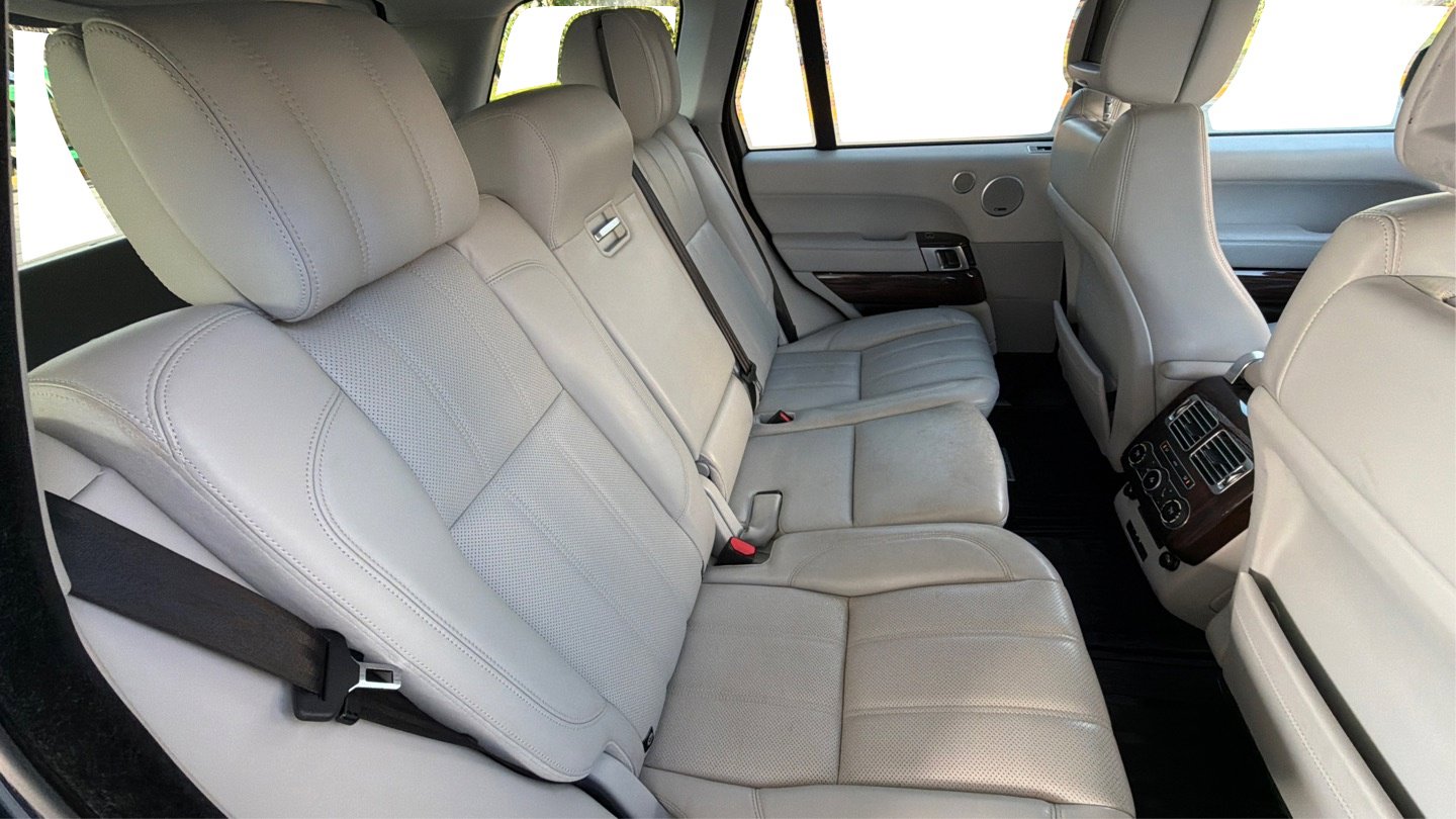 Used 2016 Land Rover Range Rover HSE image 16