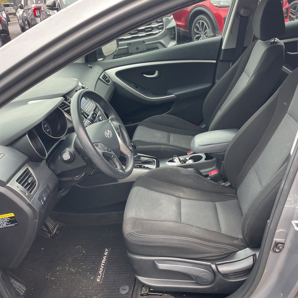 Used 2016 Hyundai Elantra GT FWD image 7