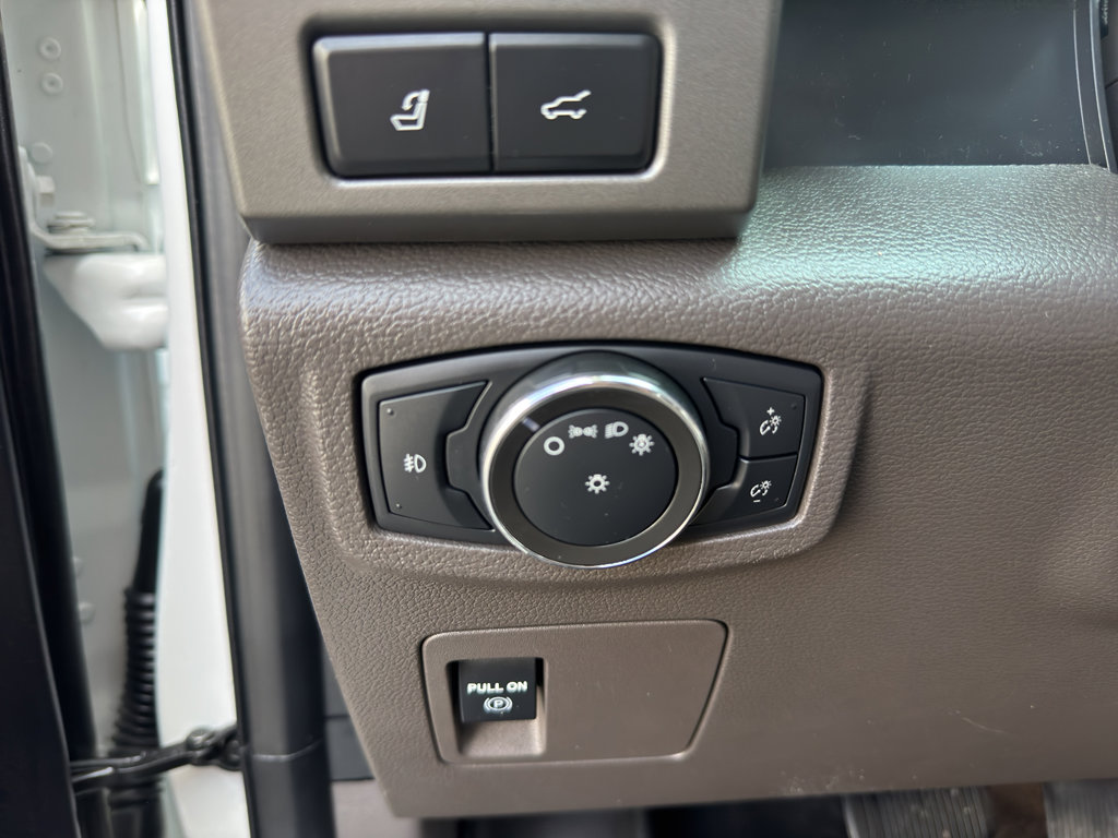 Used 2021 Ford Expedition Max XLT image 13