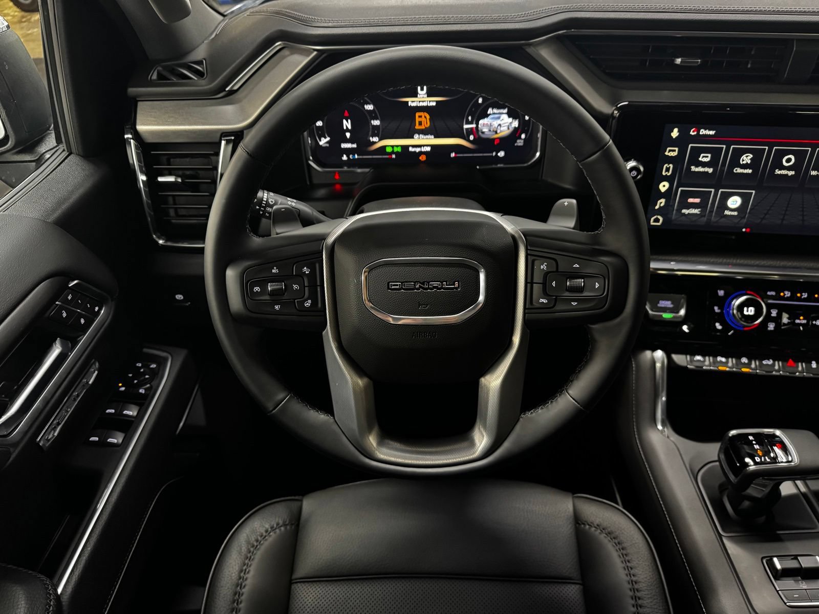 Used 2026 GMC Sierra 1500 Denali w/ Denali Reserve Package AWD/4WD image 17