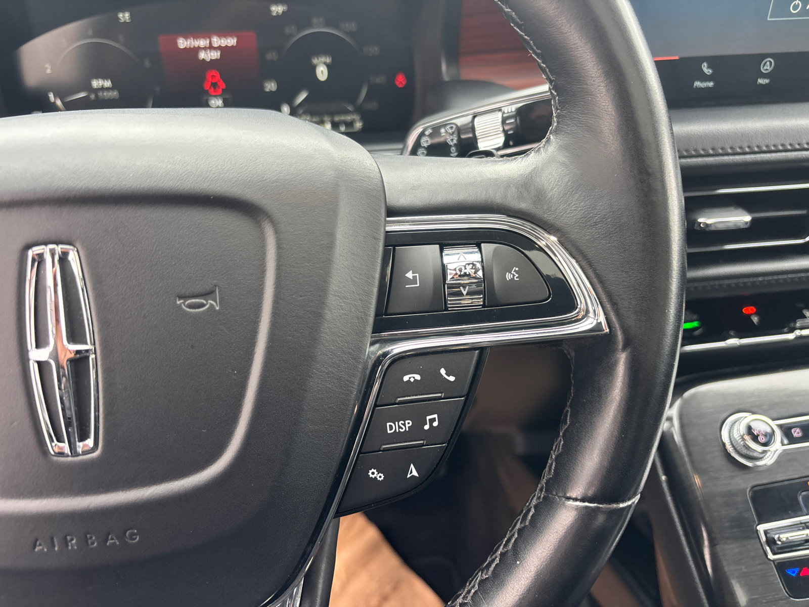 Certified 2023 Lincoln Nautilus Reserve w/ Equipment Group 201A image 18