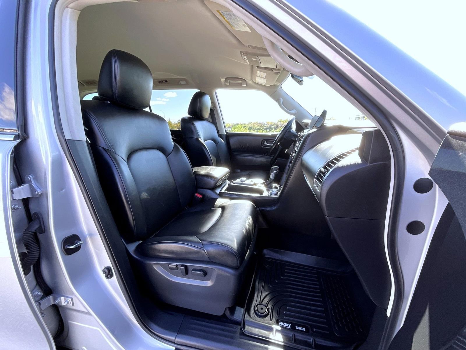 Used 2022 Nissan Armada SV image 15