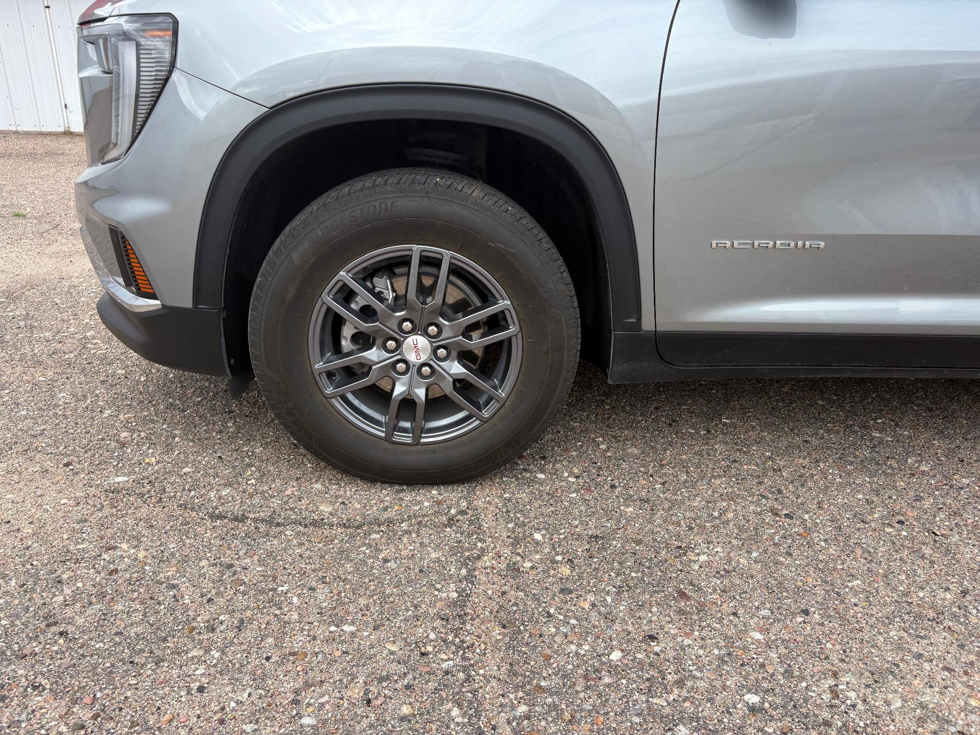 Used 2025 GMC Acadia Elevation AWD/4WD image 4