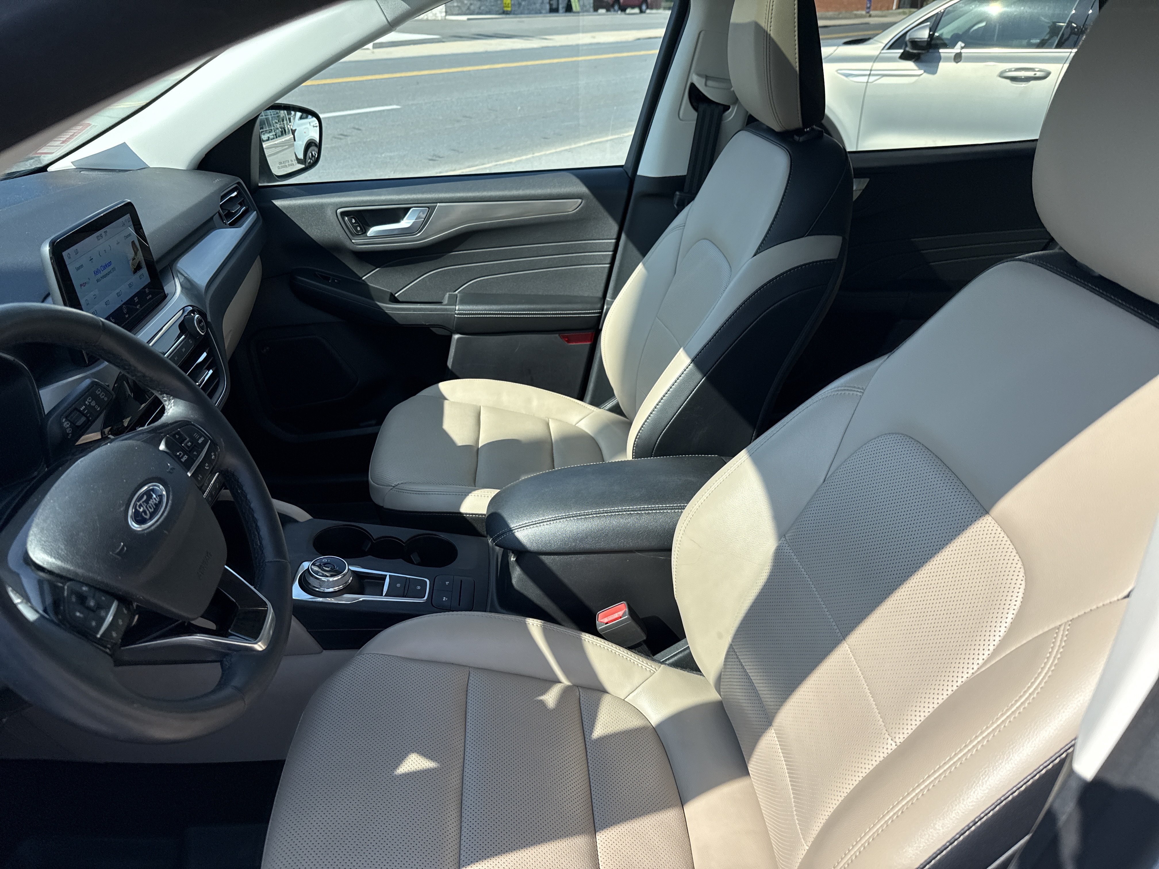 Used 2022 Ford Escape Titanium AWD/4WD image 12