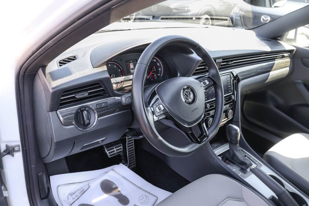 Used 2021 Volkswagen Passat 2.0T R-Line image 14