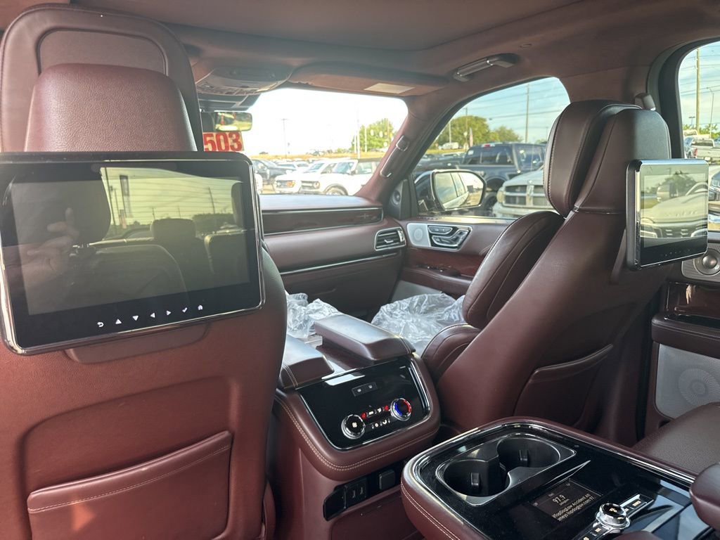 Used 2020 Lincoln Navigator Black Label w/ Cargo Convenience Package AWD/4WD image 33