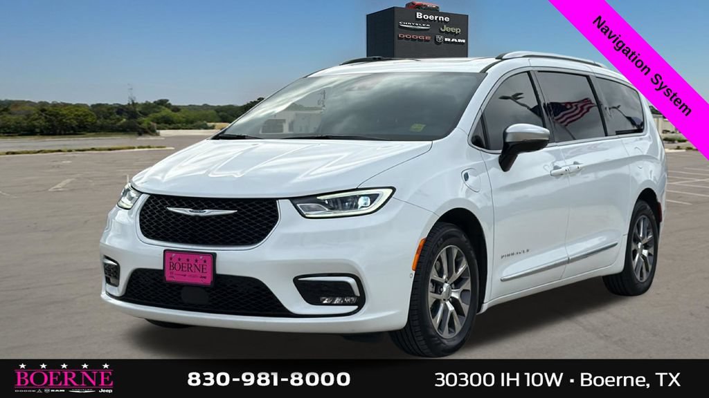 Used 2025 Chrysler Pacifica Pinnacle FWD image 7