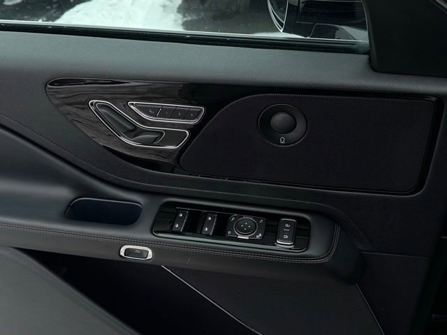 Used 2025 Lincoln Aviator Reserve w/ Illumination Package image 15