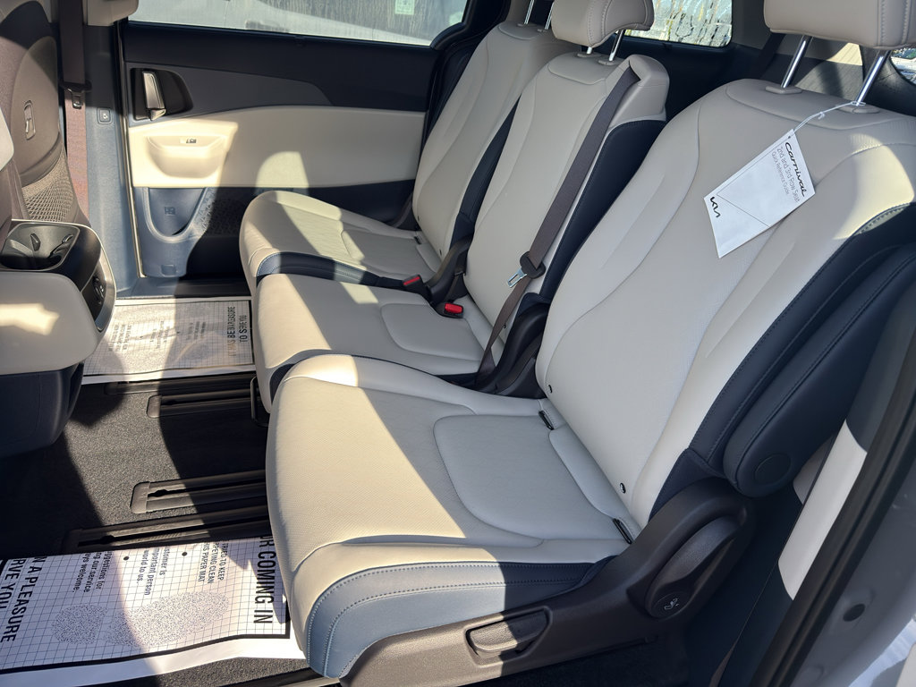 New 2026 Kia Carnival EX image 16