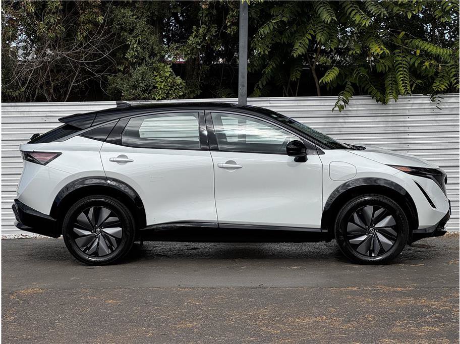 Used 2024 Nissan Ariya AWD image 13