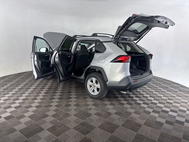 Used 2021 Toyota RAV4 XLE w/ Convenience Package image 20