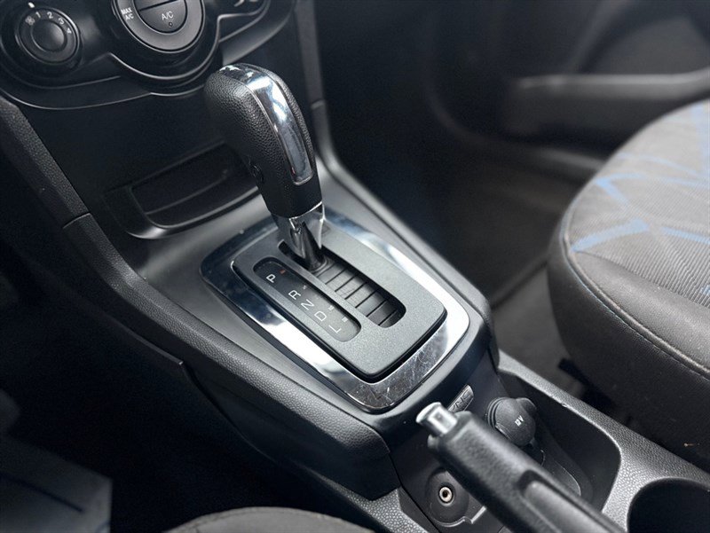 Used 2013 Ford Fiesta SE image 11