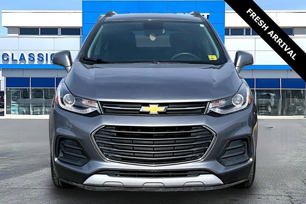 Used 2020 Chevrolet Trax LT w/ LT Convenience Package image 2