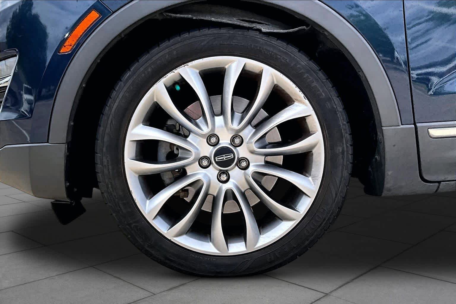 Used 2015 Lincoln MKC FWD w/ Equipment Group 102A Reserve image 10