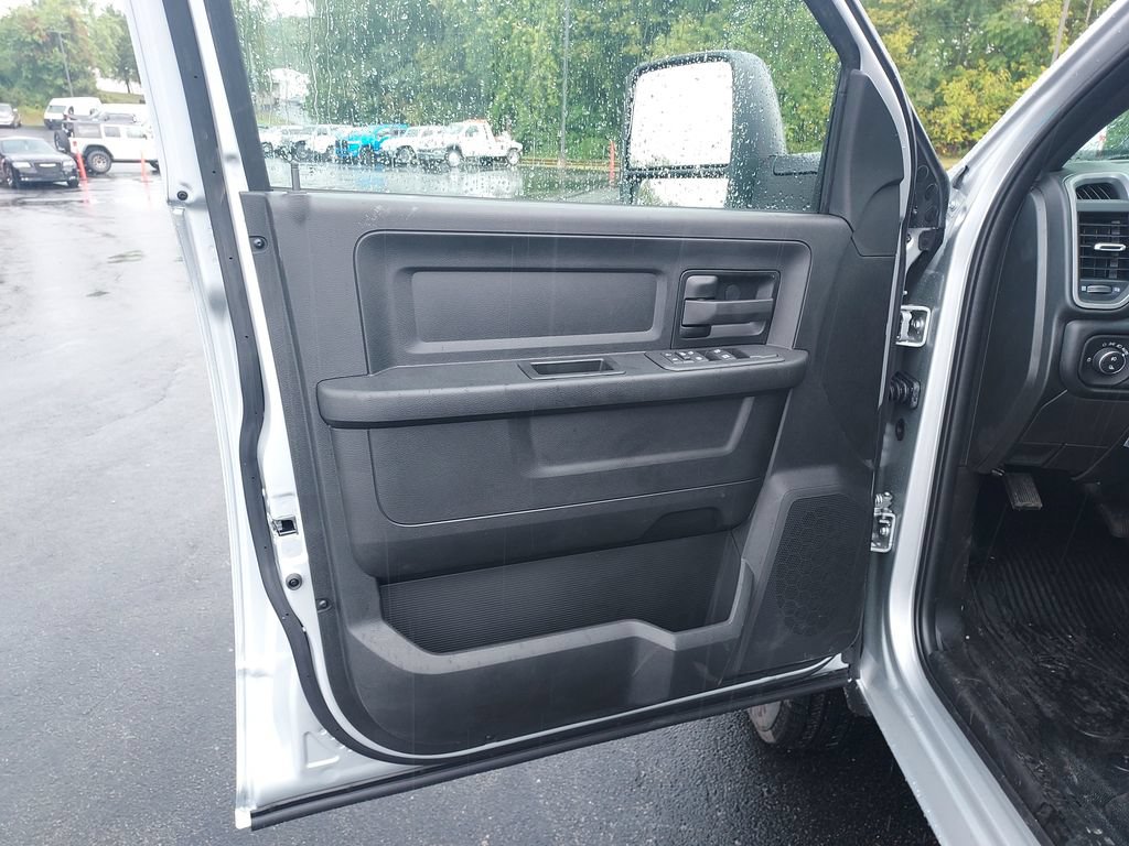 New 2027 RAM 3500 Tradesman w/ Chrome Appearance Group A AWD/4WD image 12