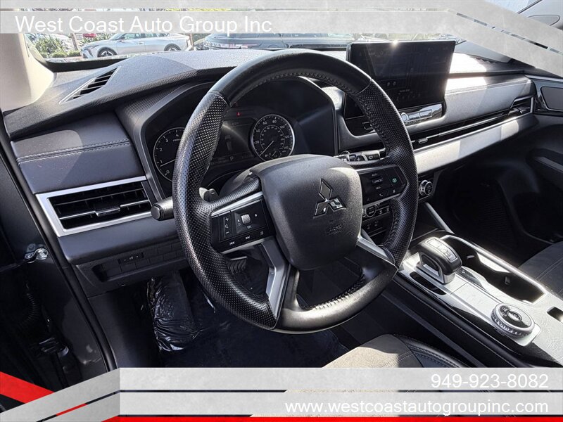 Used 2025 Mitsubishi Outlander SE AWD/4WD image 7