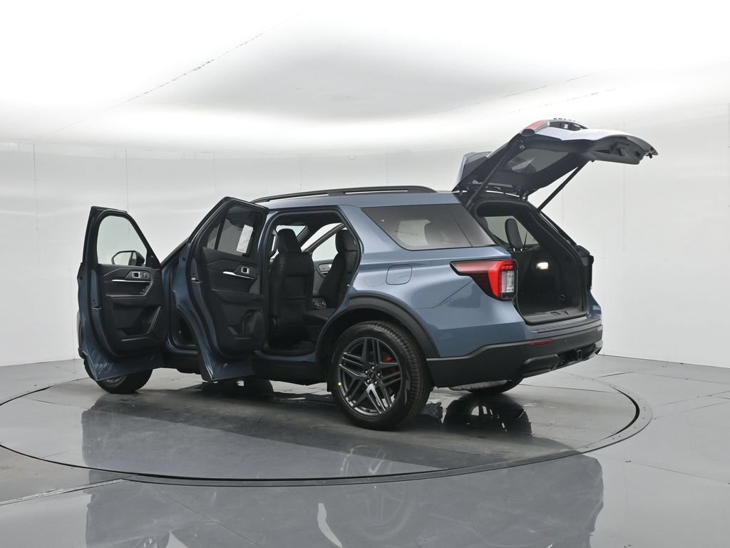 New 2026 Ford Explorer ST-Line w/ ST-Line Street Pack RWD image 37