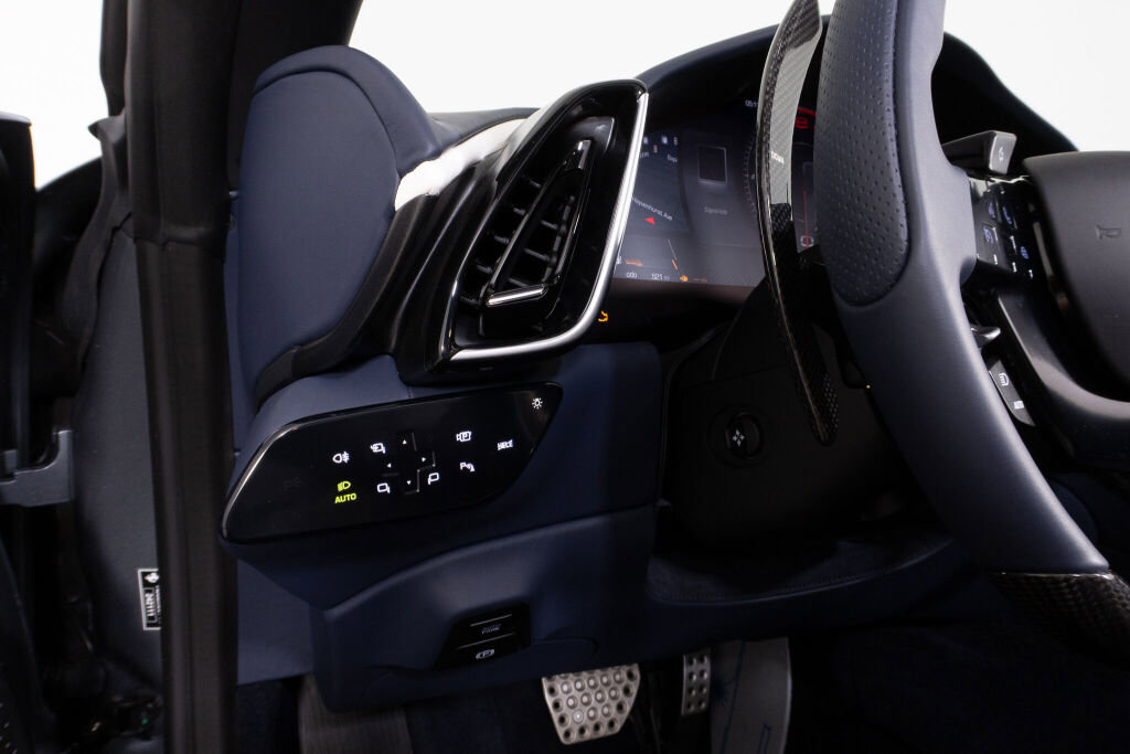 Used 2025 Ferrari Roma Spider image 35