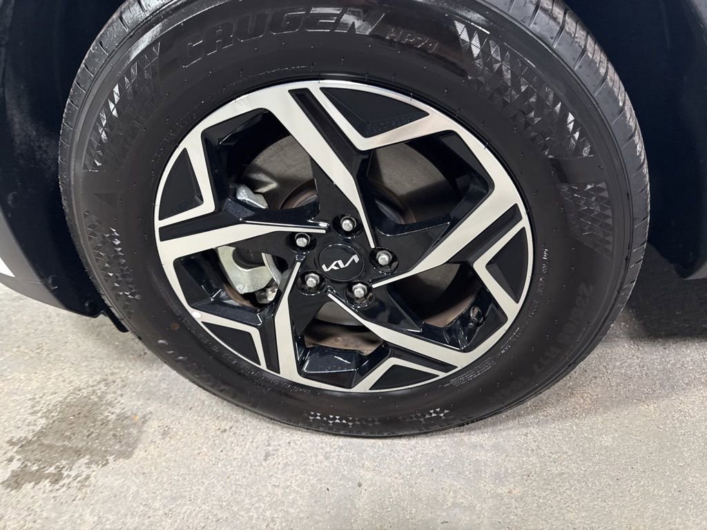 Used 2025 Kia Sportage LX image 35