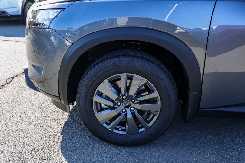 New 2025 Nissan Pathfinder SV image 11