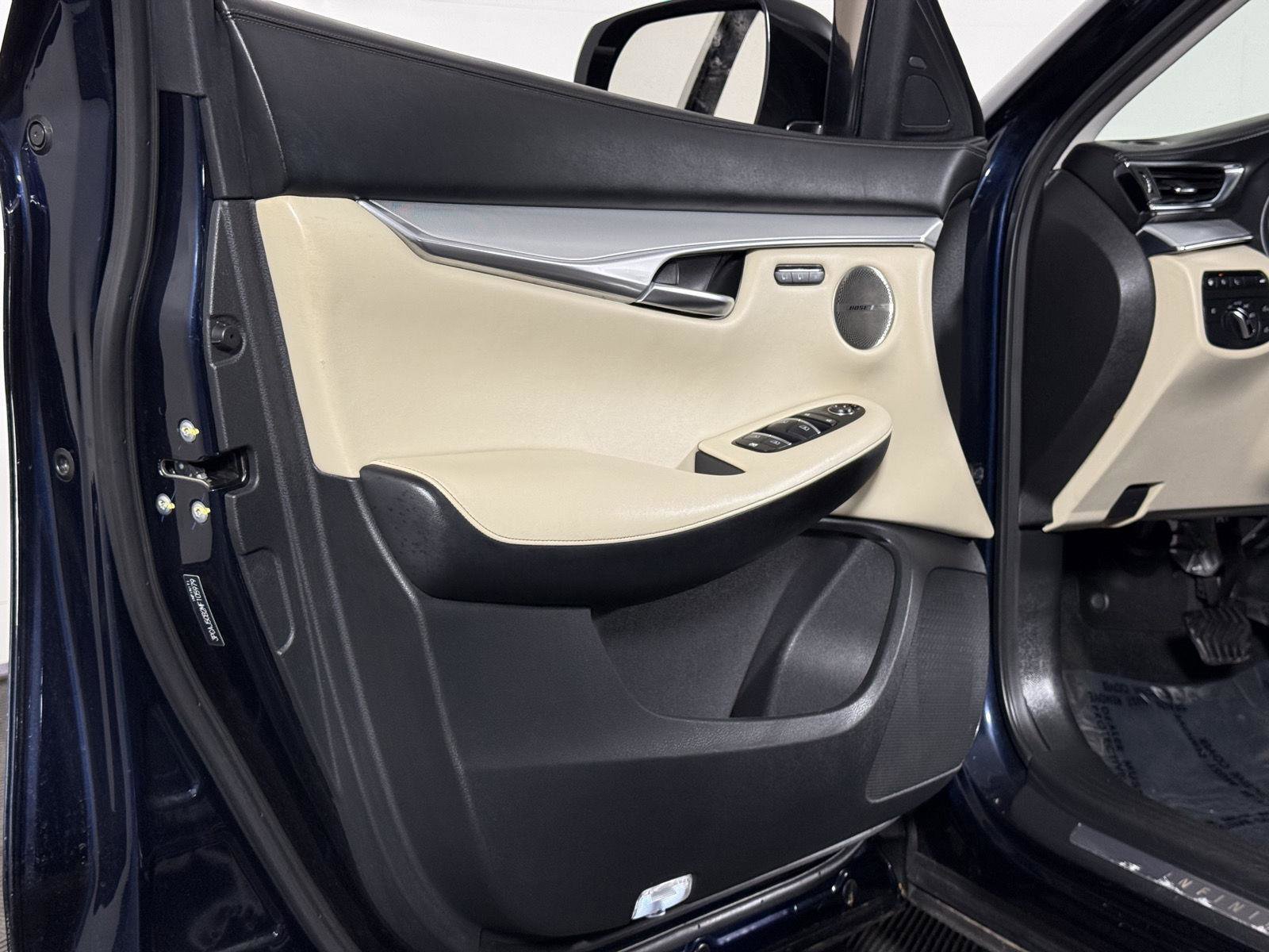 Used 2021 INFINITI QX50 Sensory w/ Cargo Package image 26