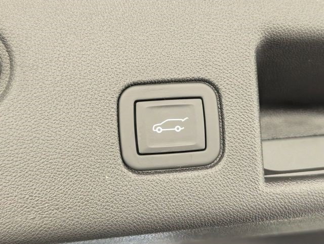 Used 2024 Chevrolet Equinox LT w/ LPO, Floor Liner Package FWD image 29