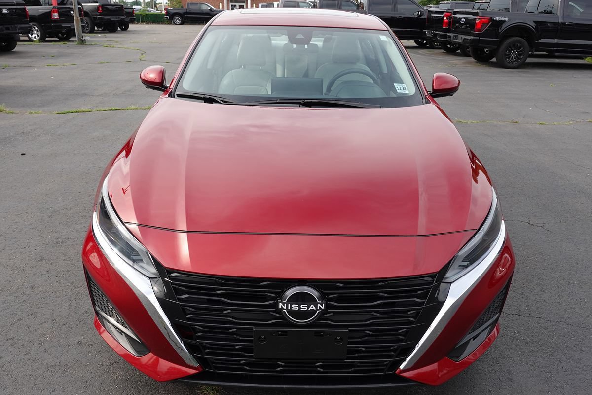Used 2024 Nissan Altima 2.5 SL AWD/4WD image 6