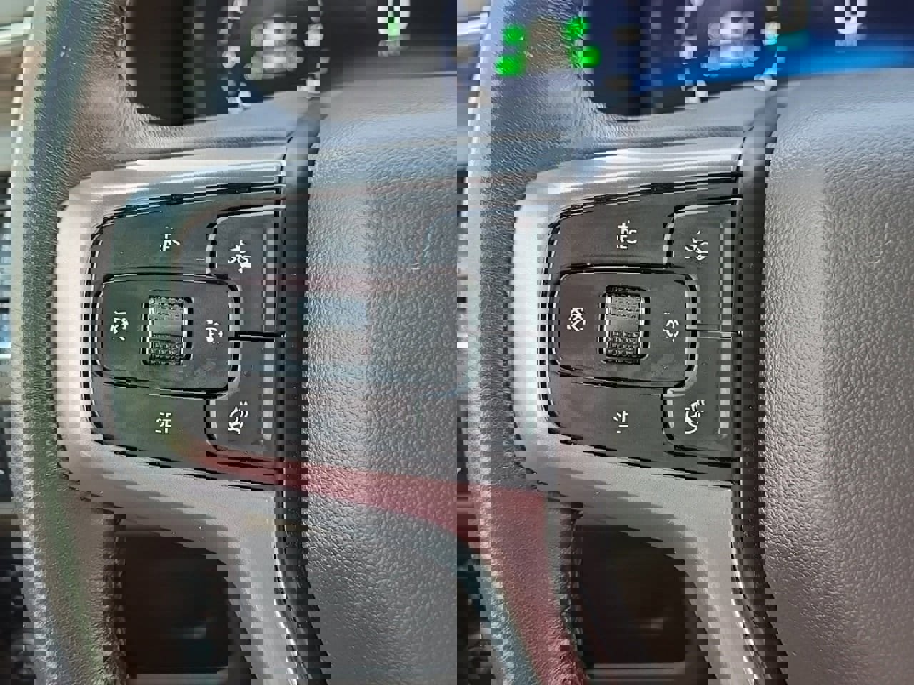 Used 2022 Chevrolet Suburban LT w/ Luxury Package image 22