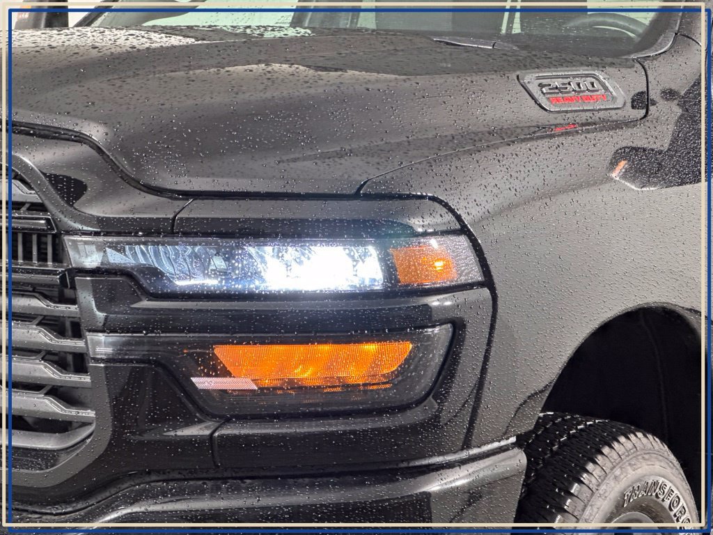 Used 2025 RAM 2500 Big Horn AWD/4WD image 2