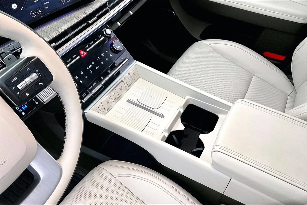 Used 2025 Hyundai Santa Fe Calligraphy FWD image 18