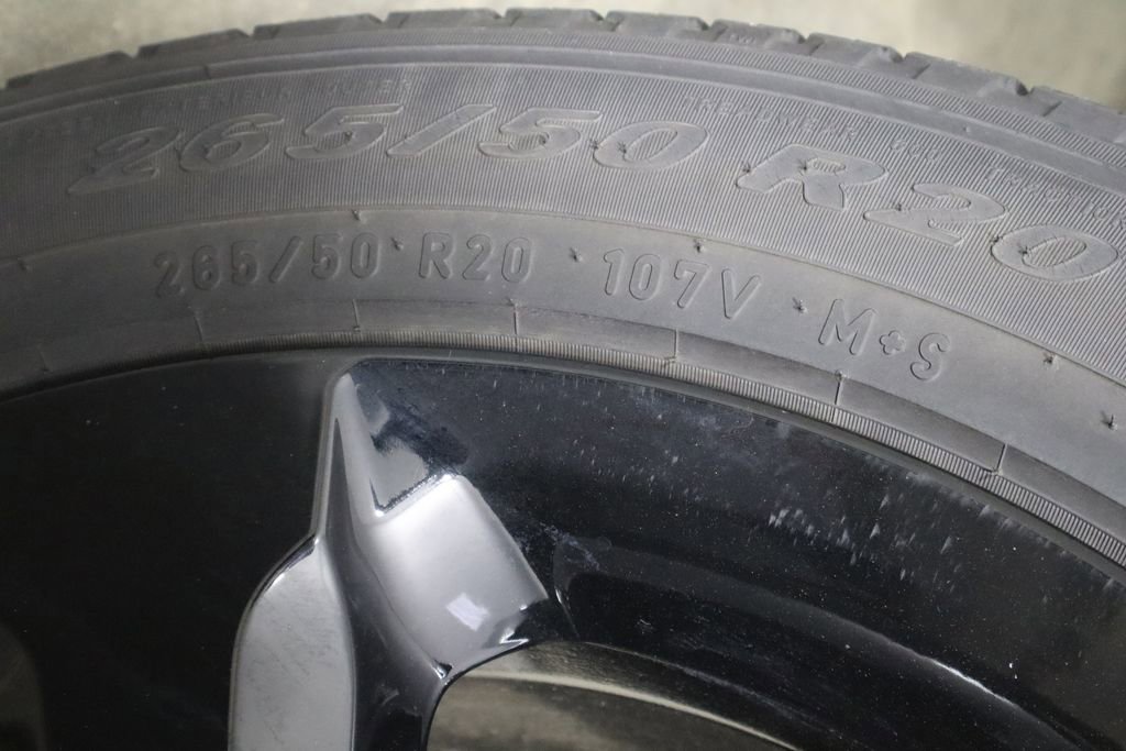 Used 2023 Jeep Grand Cherokee Limited w/ Black Appearance Package image 40