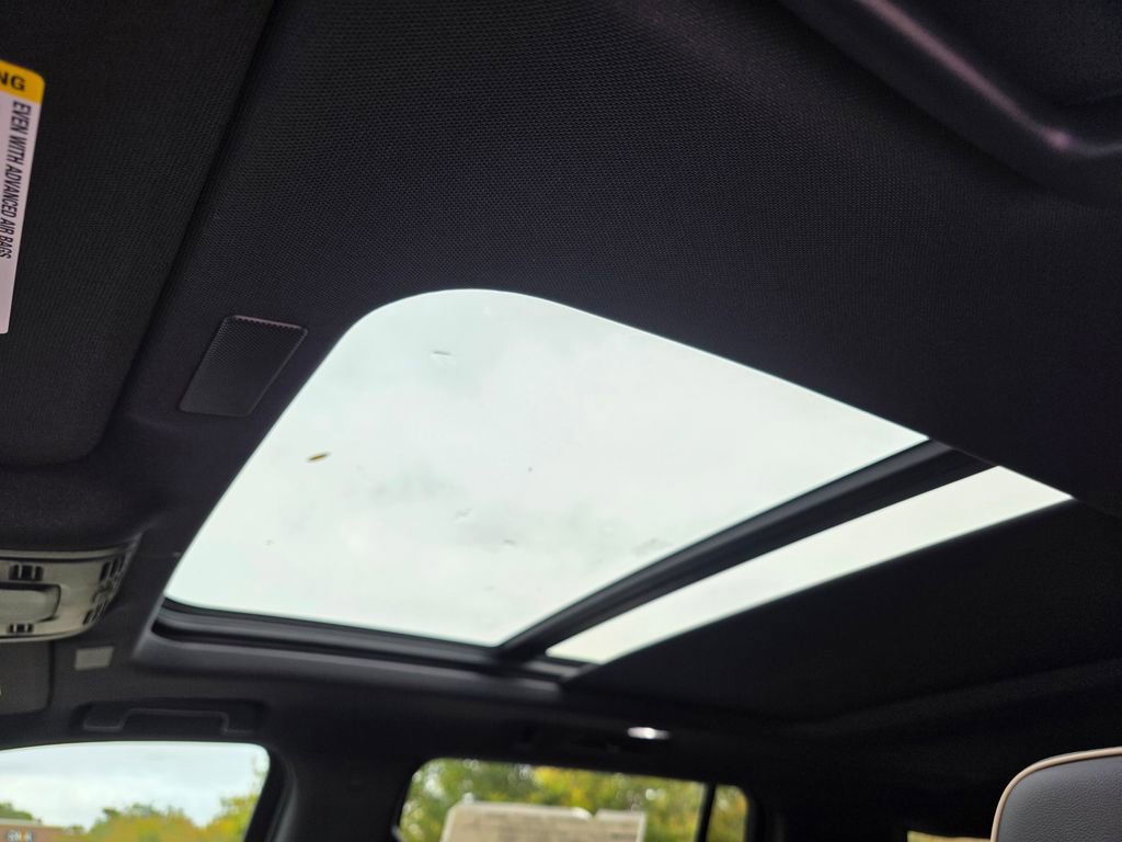 New 2025 Chevrolet Suburban Premier image 13