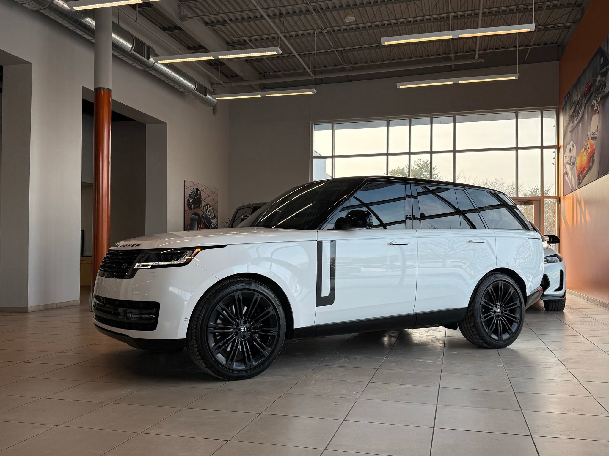 Used 2025 Land Rover Range Rover SE
