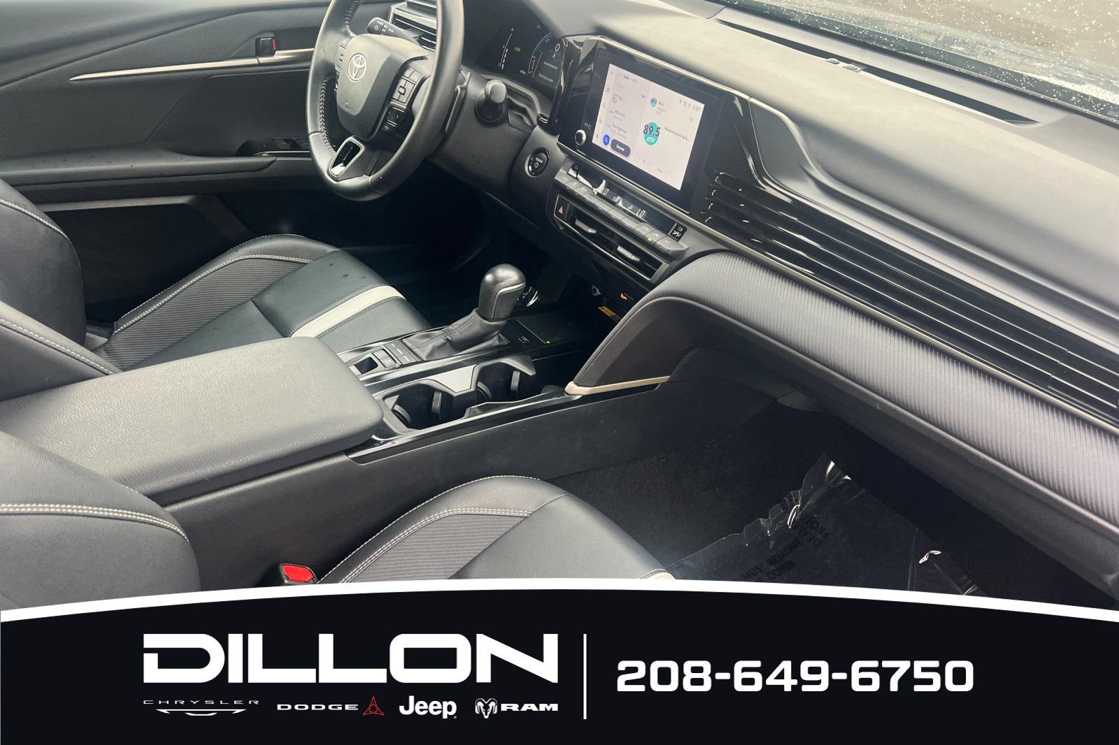Used 2025 Toyota Camry SE FWD image 17