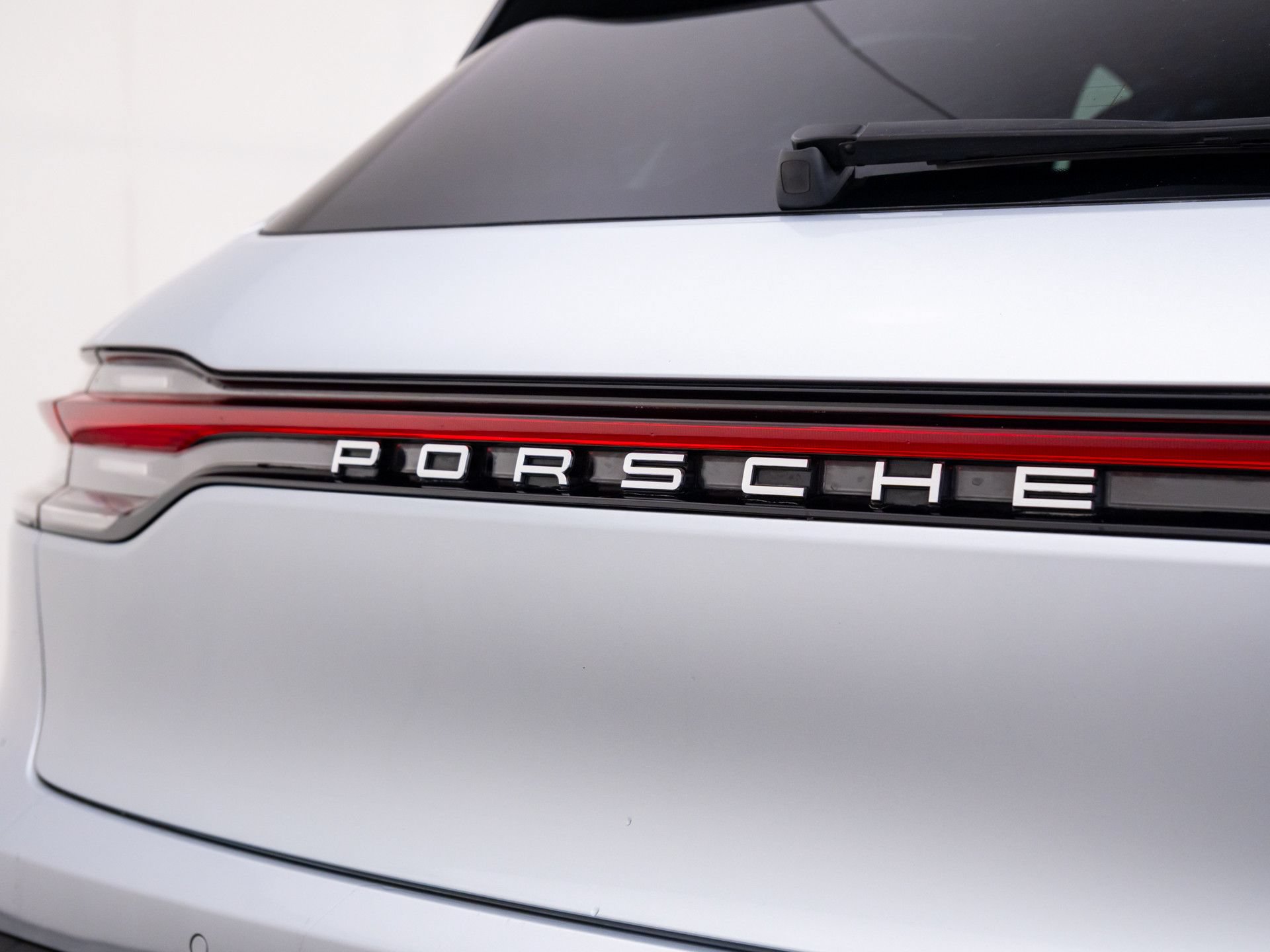 Certified 2026 Porsche Macan AWD/4WD image 38